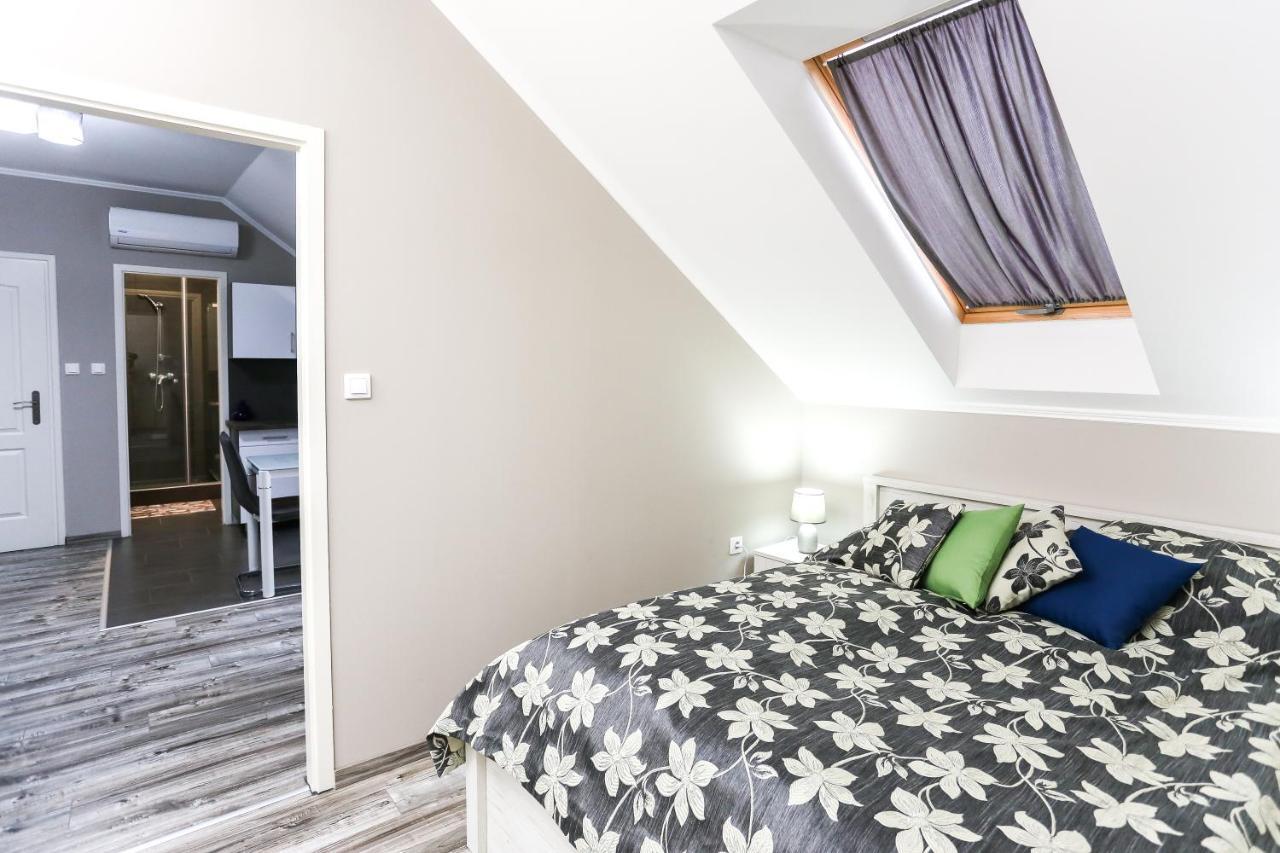 Ferienwohnung Gardi Apartman Szekszárd Exterior foto