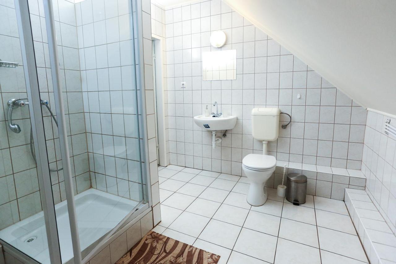 Ferienwohnung Gardi Apartman Szekszárd Exterior foto