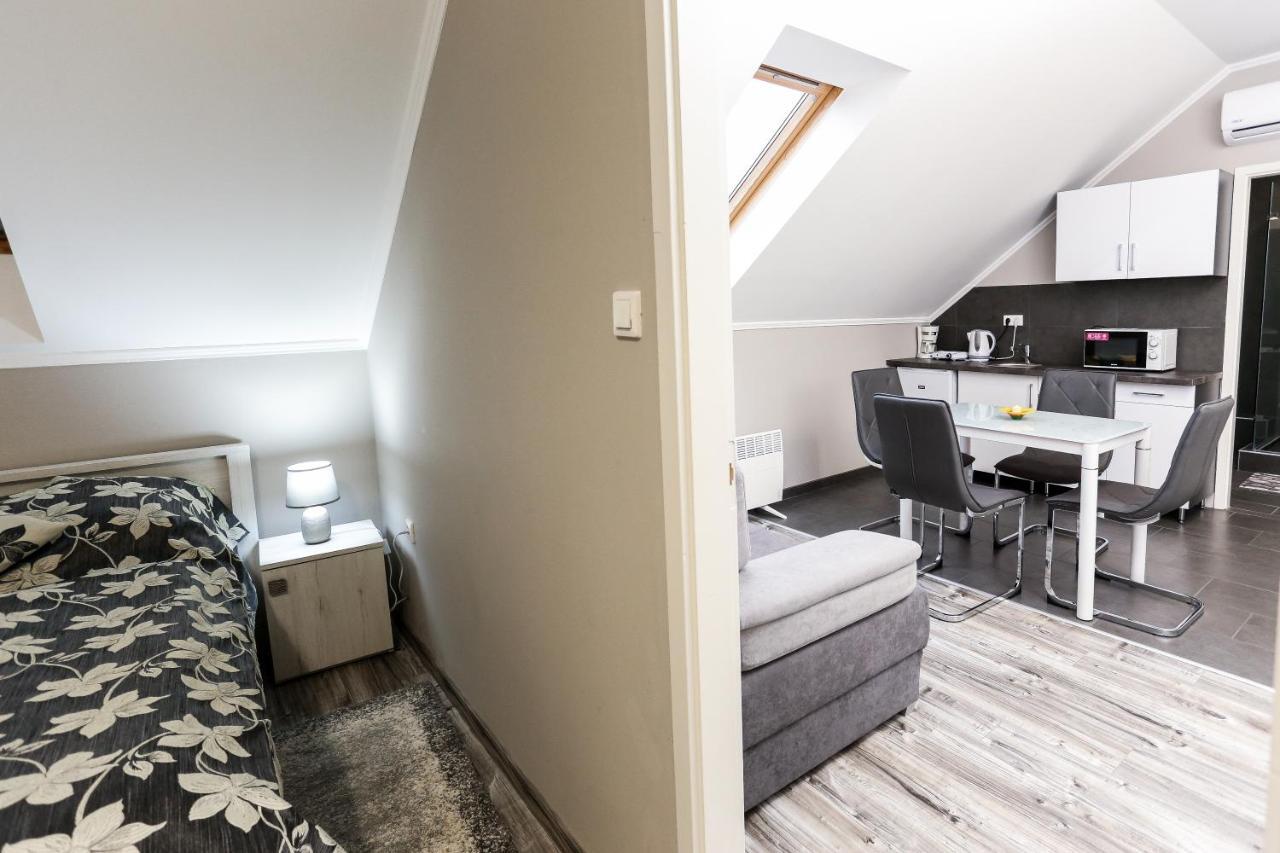 Ferienwohnung Gardi Apartman Szekszárd Exterior foto